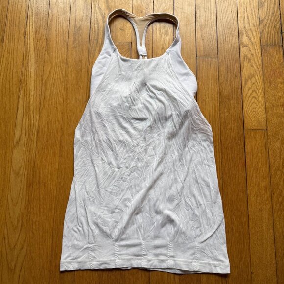 Lululemon Size 2 White Practice Freely Activewear Tank Top with Built-In Bra - Picture 12 of 12